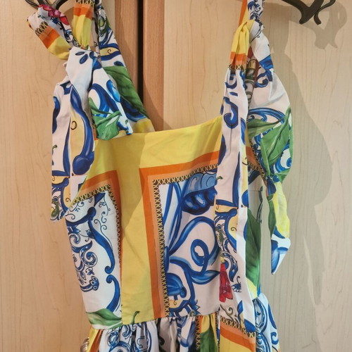 Women's dress like new with beautiful design, size S