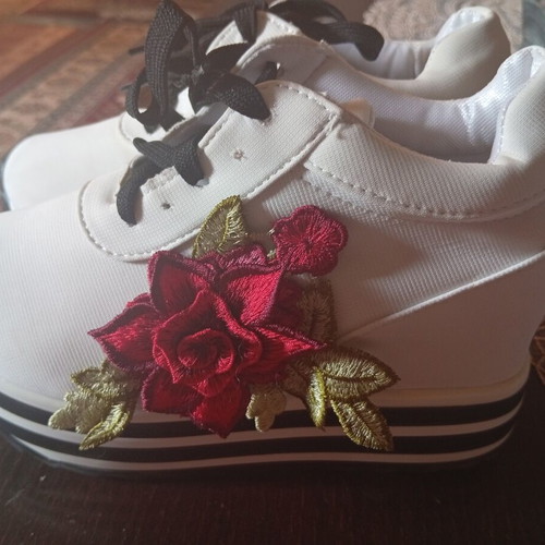White athletic shoes size 41