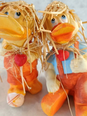 Set of clay decorative ducklings like new