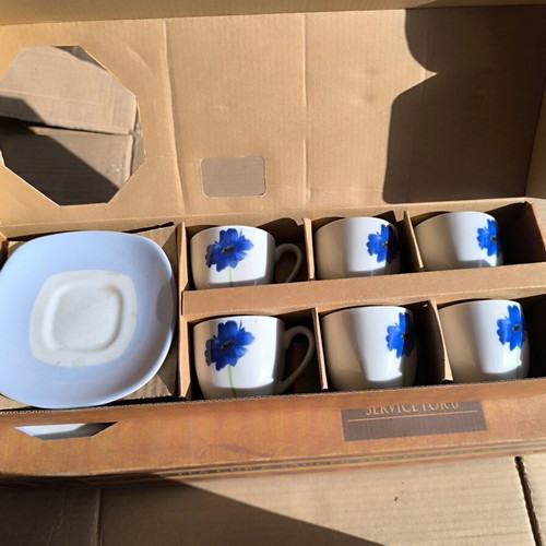 Set of 12 coffee cups new