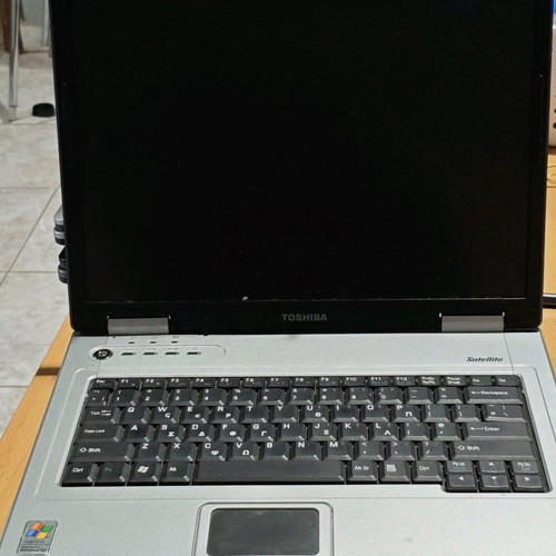 Toshiba Satellite L10-102 laptop used for parts or repair