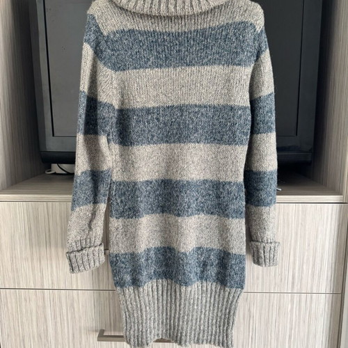 Pink Woman women's blouse dress like new, size small, gray and blue