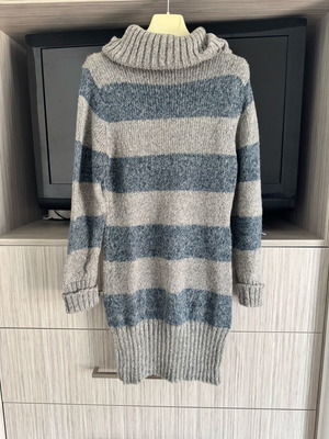 Pink Woman women's blouse dress like new, size small, gray and blue