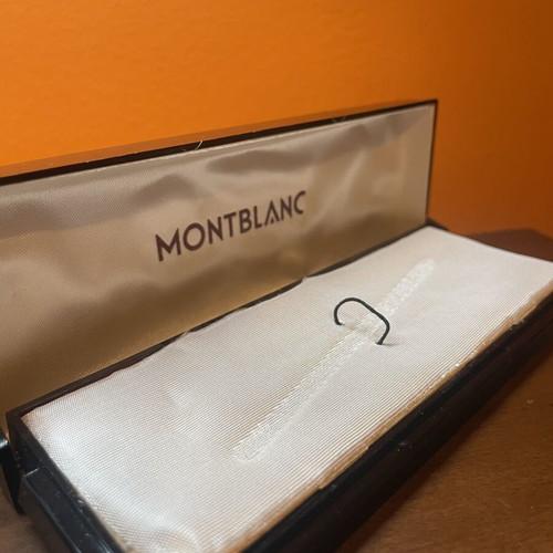 Montblanc vintage pen case with marbled red and black finish