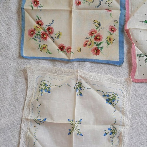 Vintage pocket handkerchiefs like new, pack of four multicolored