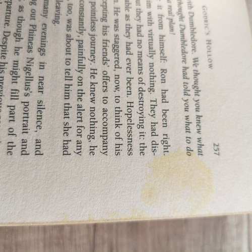 Harry Potter and the Deathly Hallows book