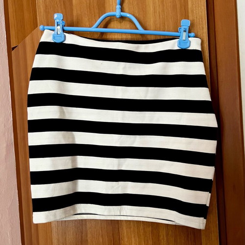 Mini skirt striped high-waisted used, black and white, size L