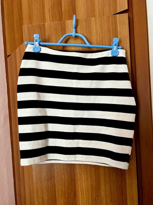Mini skirt striped high-waisted used, black and white, size L