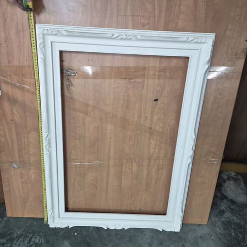 Vintage distressed frame in ecru color