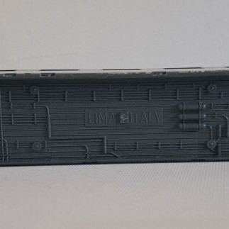 Lima HO SNCF 2 Corail passenger coaches like new