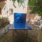 Ping pong table like new, outdoor foldable
