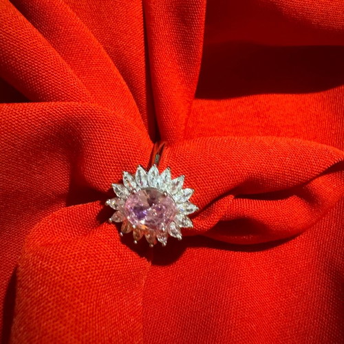Cocktail ring silver rosette fashion jewelry with pink stone like new