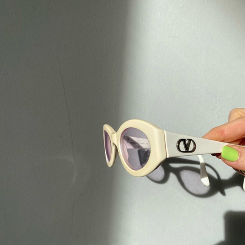Valentino vintage sunglasses used, beige frame with lilac lenses