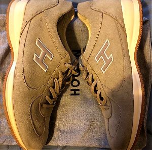 Σε άριστη κατάσταση παπούτσια Hogan Interactive n.10(44,5) σαν καινούργια χρώματος μπεζ.