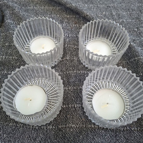 Glass candle holders set of 4 with tealights like new, 7 cm each
