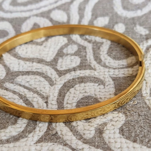 Gold-plated steel bracelet like new, openable