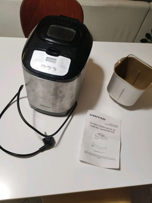 United bread maker BM 5127 like new