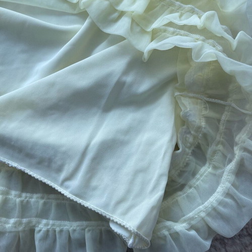 Vintage nightgown like new, yellow