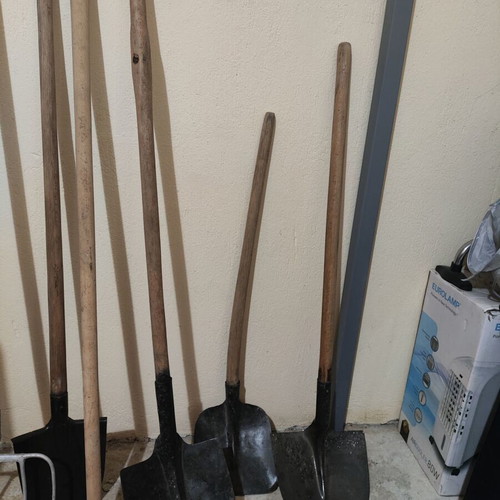 Set of 6 building and agricultural tools like new