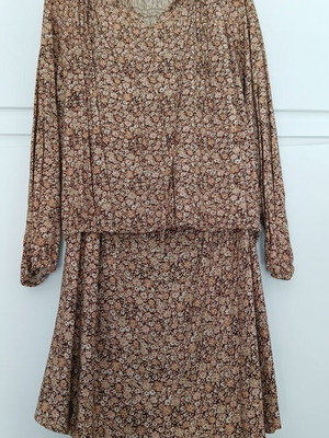 C&A shirt and skirt set like new, floral, size 16