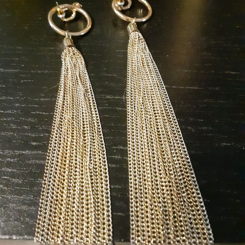 Dangling earrings like new, gold-colored with thin chains