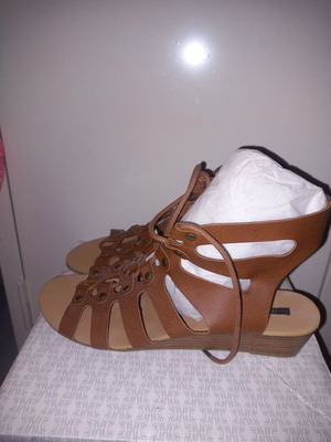 Forever 21 sandals used with straps and low heel brown size 38.5