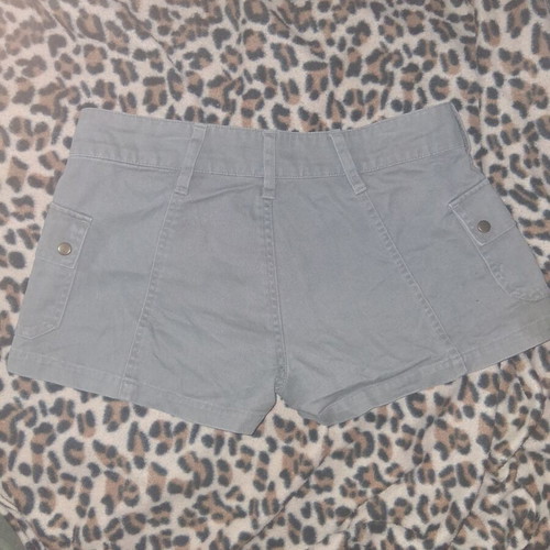 Low-rise gray cargo shorts denim like new