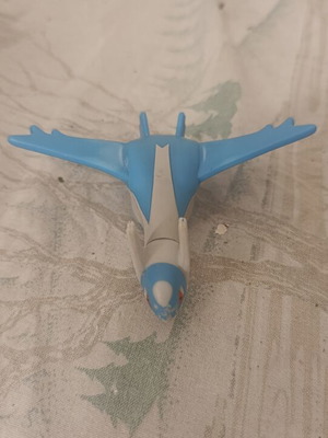 Pokémon Latios figure 2018 like new