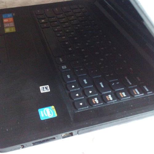 Lenovo G40-30 laptop like new, 14-inch screen, 2GB RAM, HDD