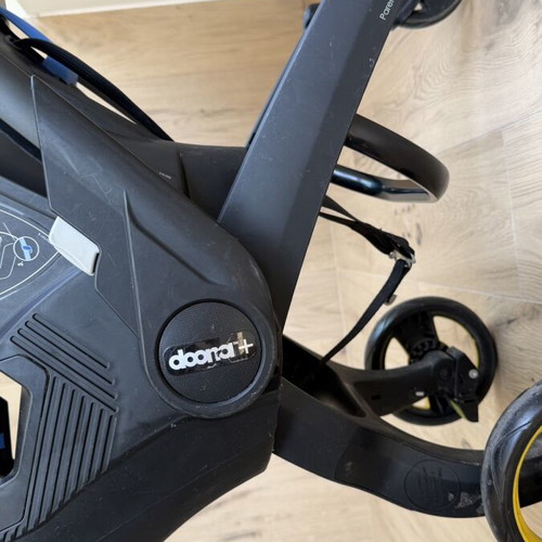 Doona Car Seat & Stroller i-Size with Isofix used, Nitro Black with Isofix Base