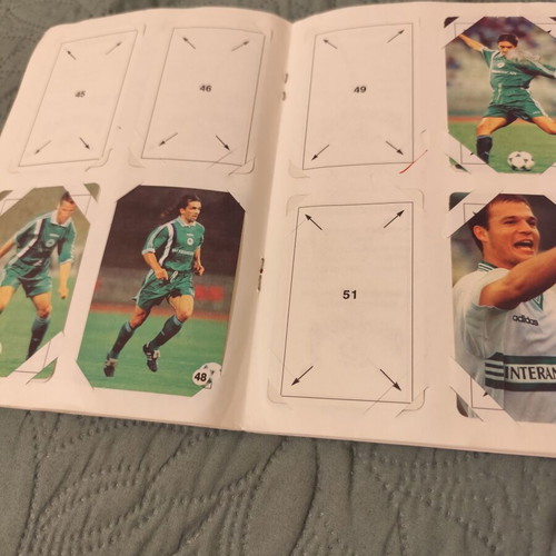 Rainbow Football 98-99 collectible sticker album, 62/90 cards