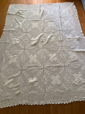 Handmade knitted blanket 1.50x1.80 new condition
