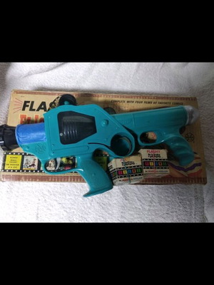 Flashy Flickers Magic Picture Gun toy used, vintage 1960s