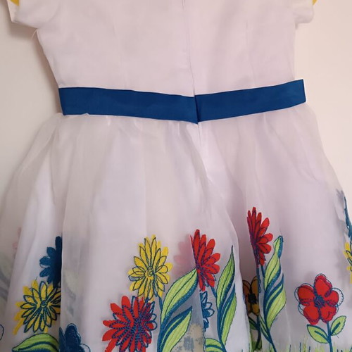 Miss Ebita white dress with embroidered flowers like new for 2 years old