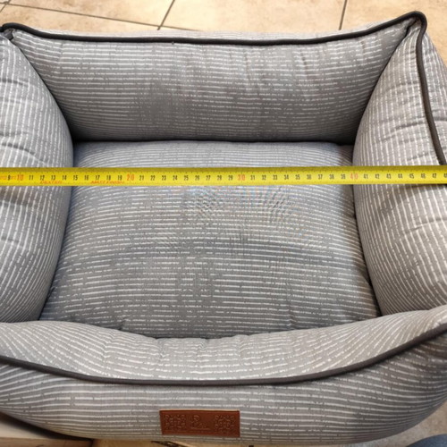 Pet Strom mattress new with removable pillow and washable zipper