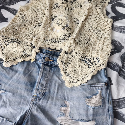 Boho style set Zara shorts size 42 and knitted vest like new, beige and blue