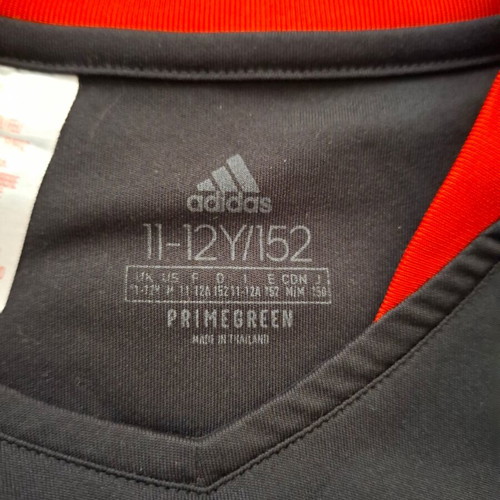 Adidas Manchester United Jersey black shirt like new, size 11-12 years