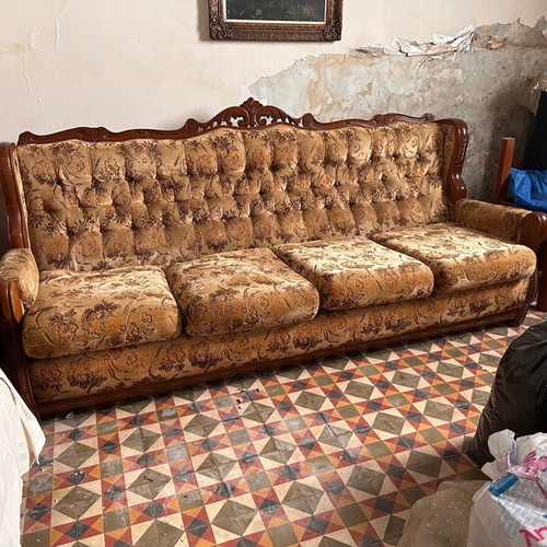 Vintage 80s sofa with carved wood – retro statement piece