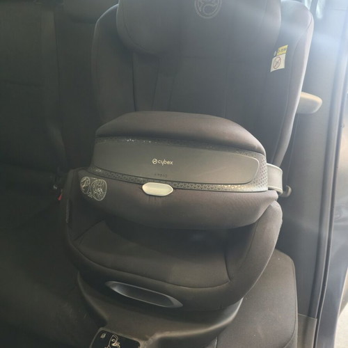 Cybex Anoris T2 i-Size car seat with airbag and ISOFIX