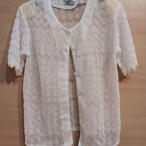 Women's lace short-sleeve shirt like new, white, size L