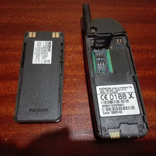 Nokia 6110 vintage mobile phone used with charger