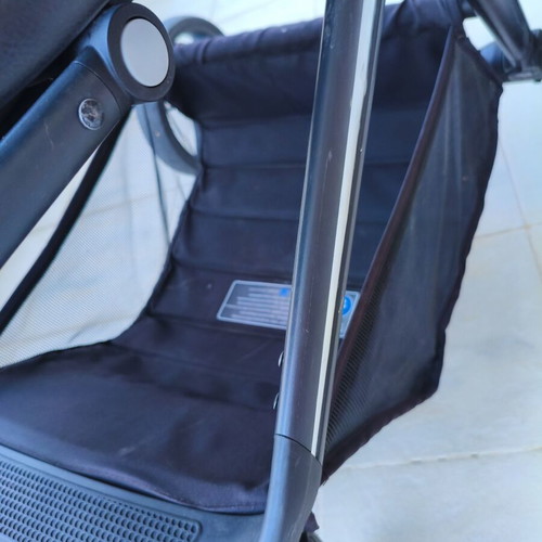 3-in-1 stroller like new, folds like a book, reversible