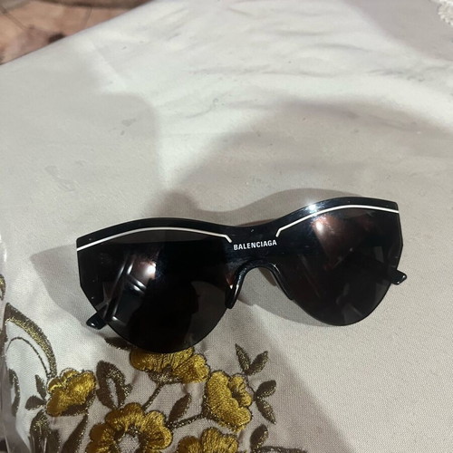 Balenciaga sunglasses like new