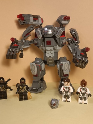Lego 76124 Marvel War Machine Buster like new with exclusive minifigures