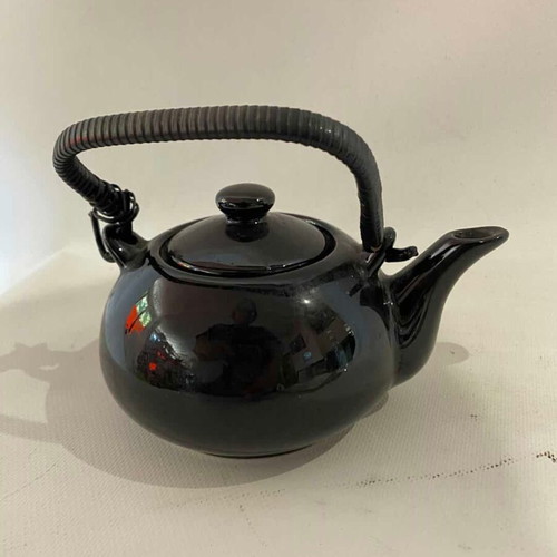 Ceramic teapot Taiwan vintage used 17x16 cm
