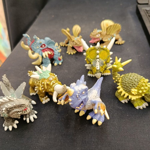 Dinofroz 2012 figures set of 8, used, Giocchi Preziosi