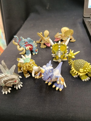 Dinofroz 2012 figures set of 8, used, Giocchi Preziosi
