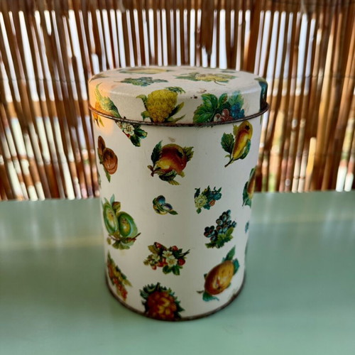 Vintage airtight tins set of 2, used