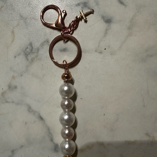 Keychain new, white and pink