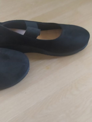 Black platform shoes with elastic strap, size 38, 3cm heel